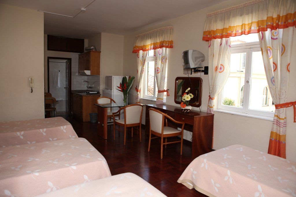 Bed and Breakfast Residencial Colombo Funchal  Zewnętrze zdjęcie