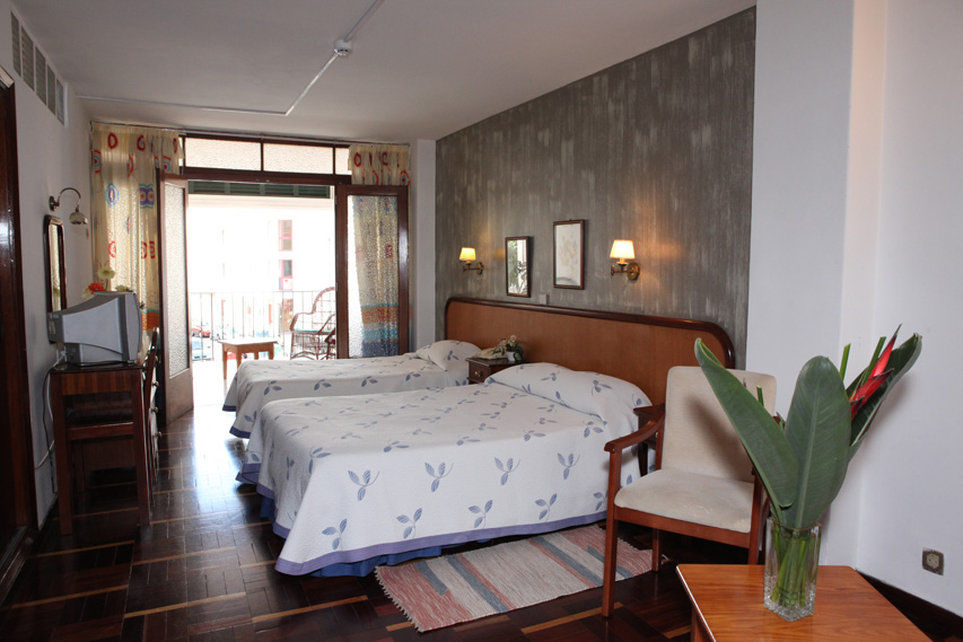 Bed and Breakfast Residencial Colombo Funchal  Zewnętrze zdjęcie